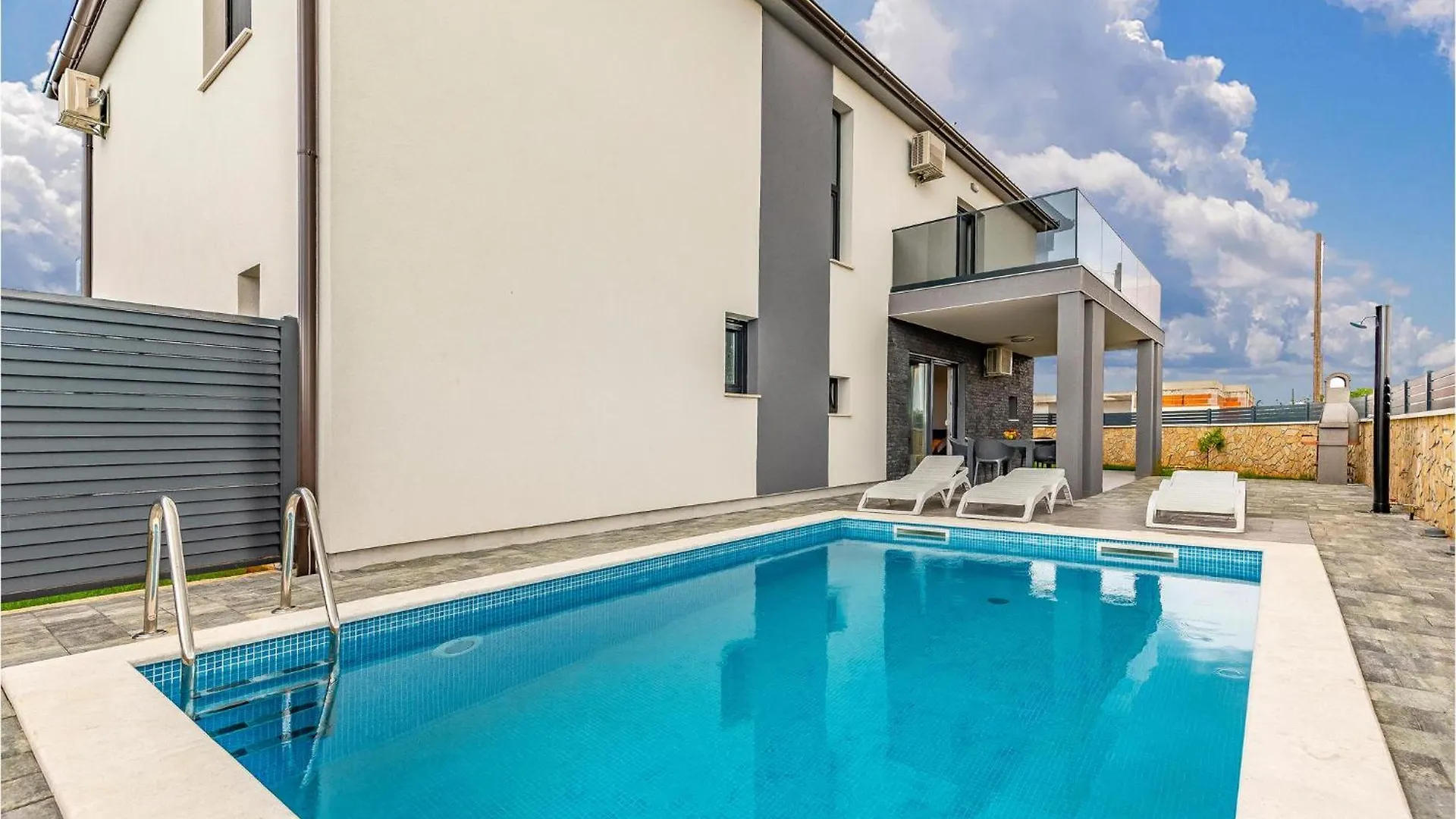 Stunning Home In Pula With Outdoor Swimming Pool 0*,